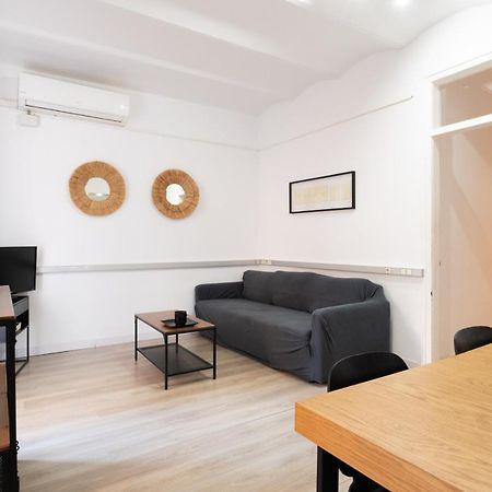 Sagrada Familia Comfy Apartment Барселона Екстериор снимка