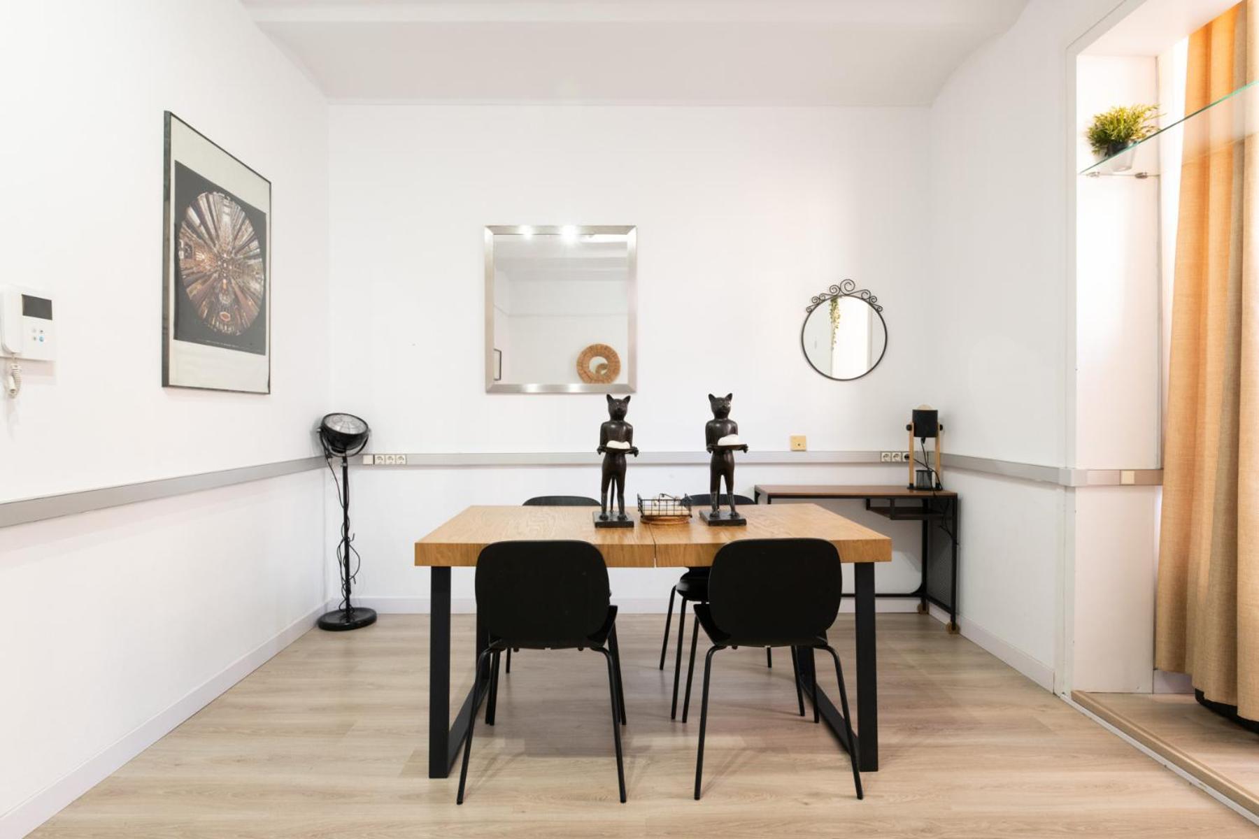Sagrada Familia Comfy Apartment Барселона Екстериор снимка